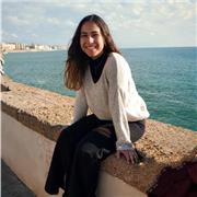 Estudiante de Educación Infantil con experiencia, imparte clases particulares a niños y niñas de infantil y primaria, para todas las asignaturas, y ofrece servicio de cuidadora